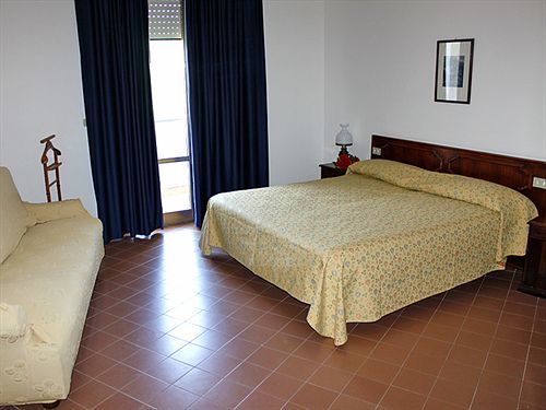 Giulivo & Village Hotel 4*